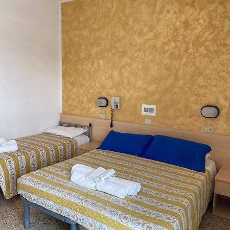 Hotel Loretta Rimini Exterior foto