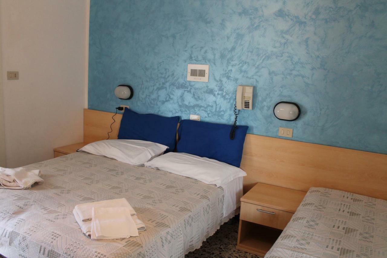 Hotel Loretta Rimini Exterior foto