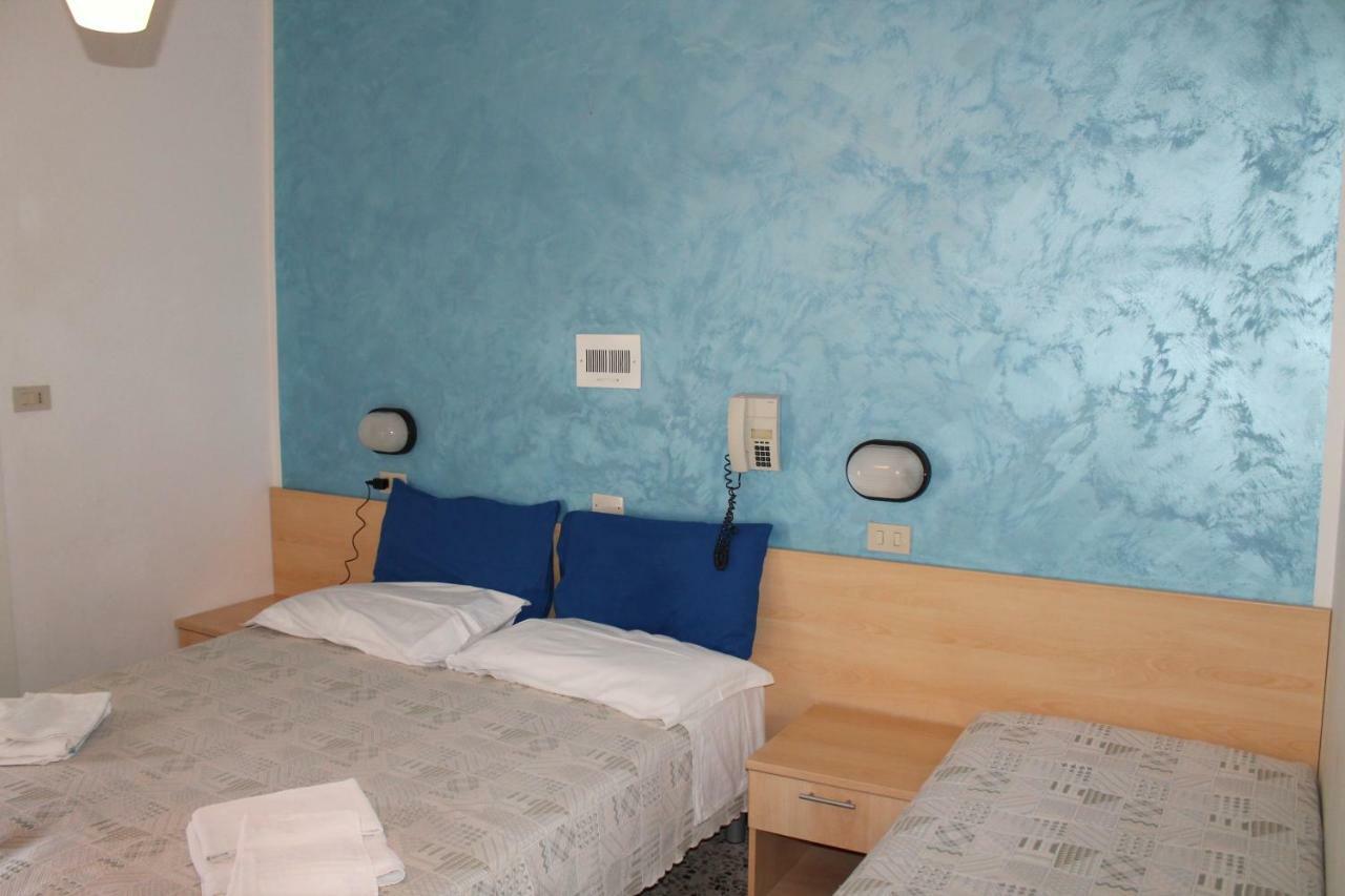 Hotel Loretta Rimini Exterior foto
